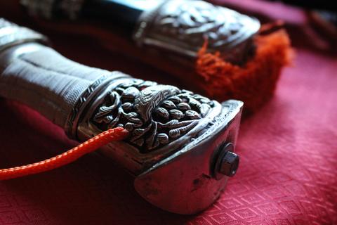 2015May_tibetan_knife_making_cultural_heritage_artist_tse_ring_dolga_001 show page link