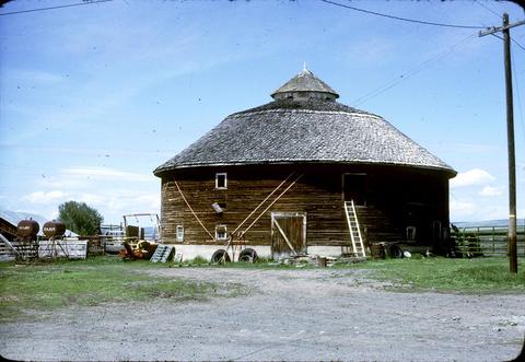 Round Barn Northeast Of Lostine On Magdin Farm Oregon Digital