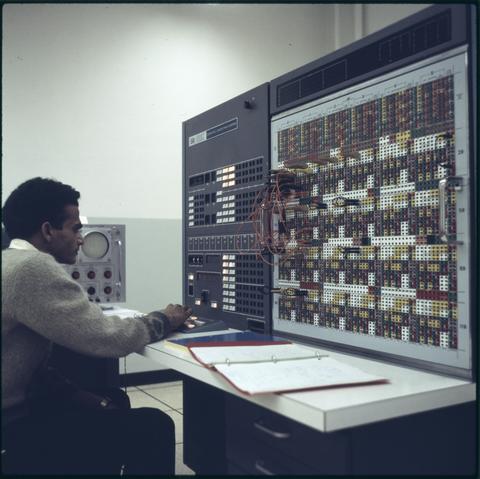 Operating a scientific computer